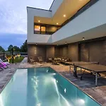 Casa vacanze Front In Valbandon