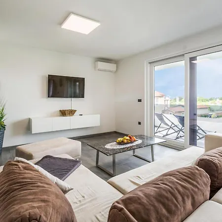 3 Bedroom Amazing In Valbandon