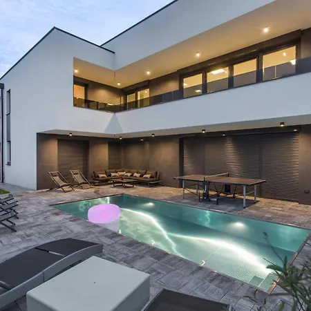 3 Bedroom Amazing In *