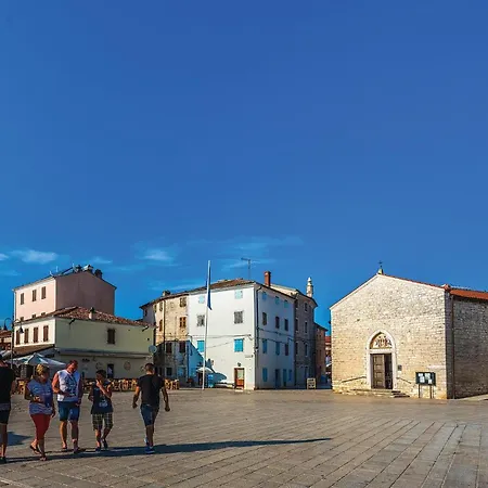 Front In * Valbandon